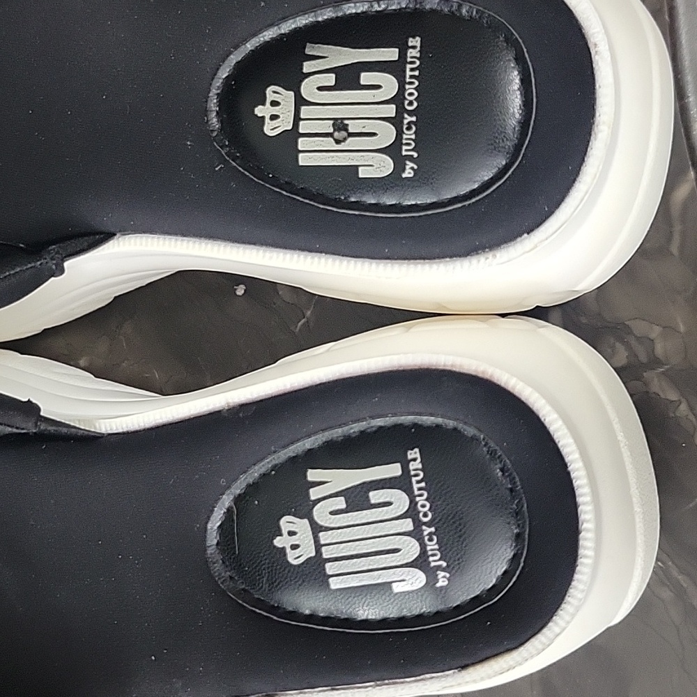 Juicy Couture Black and White Logo Slides - Picture 5 of 7